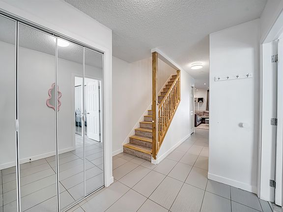 2nd image of 2535 Gordon Ave
