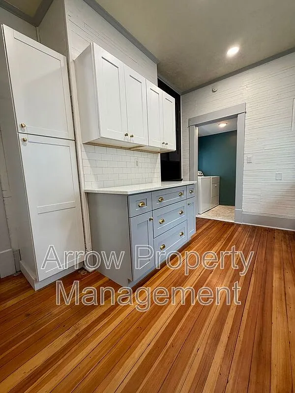4 bed, 2.0 bath, 1694 sqft, $2,000 — Photo 3
