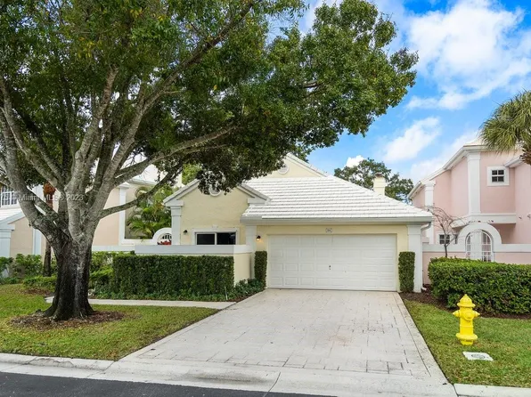 24 Windsor Ln, Palm Beach Gardens, FL 33418