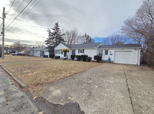 51 Keystone Dr, Warwick, RI 02889