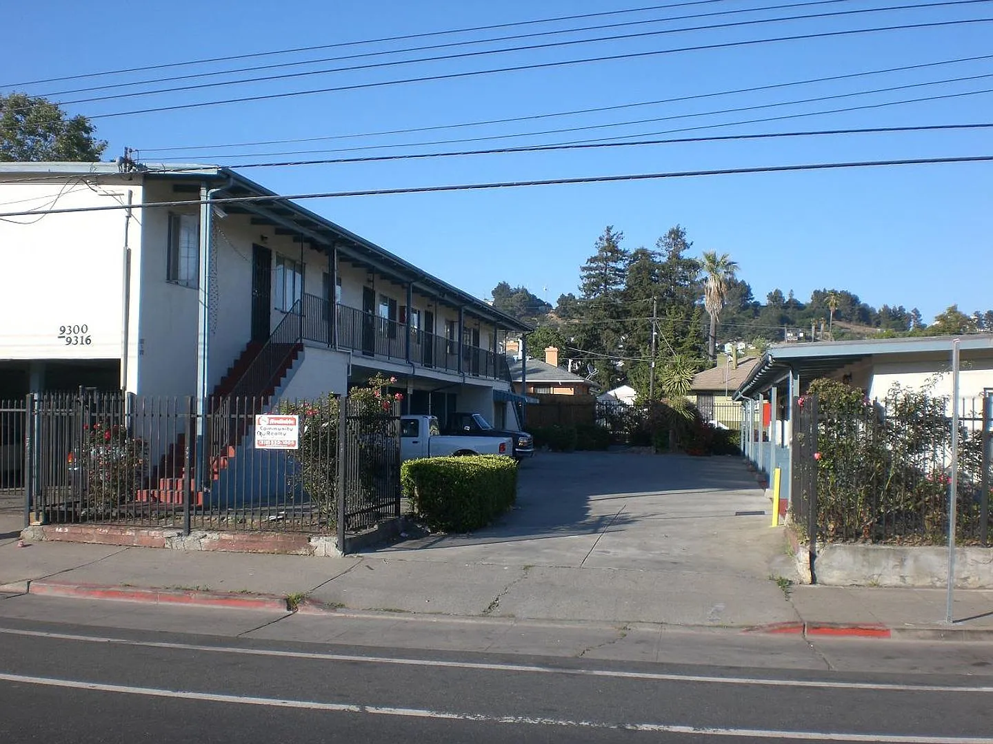 09300 — Photo 2