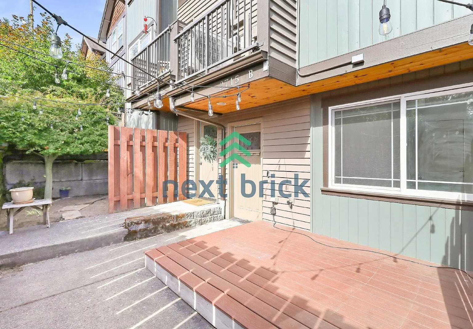 "Chic Seattle Living: Spacious 3-Bed Townhouse with 2 Baths on W Jameson St!" — Photo 2