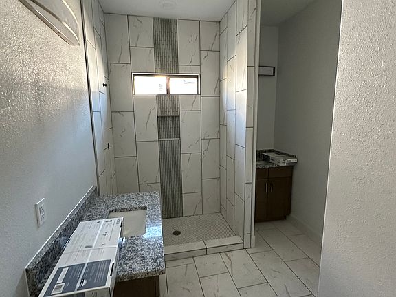 3rd image of 2054 Cincinnati Ave