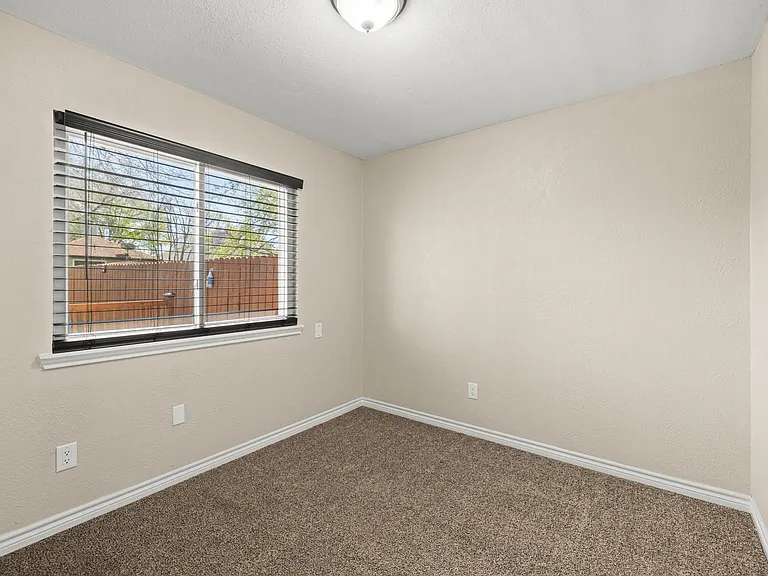 820 Mica Ln — Photo 20