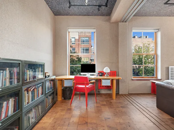 527 Hudson Street image 4 of 24