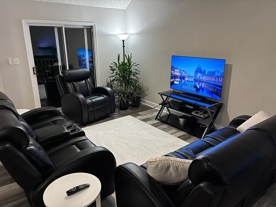 617 Admiral Dr #401