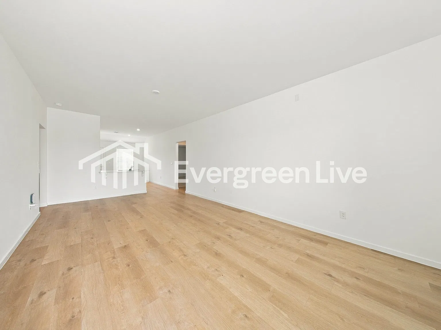 4 bed, 2.0 bath, 1640 sqft, $1,645 — Photo 4