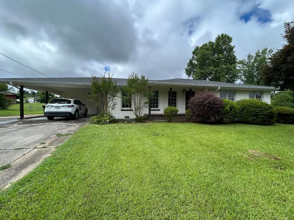 6 Georgian Dr, Newnan, GA 30263