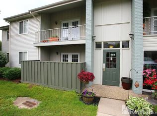 6302 Wisteria View Ln UNIT 101, Louisville, KY 40218