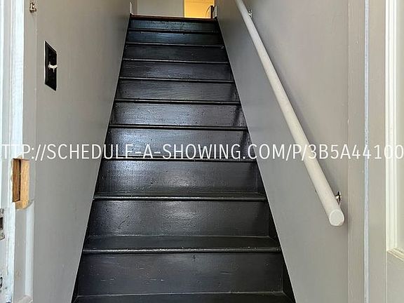 3rd image of 1814 Kavanaugh Blvd