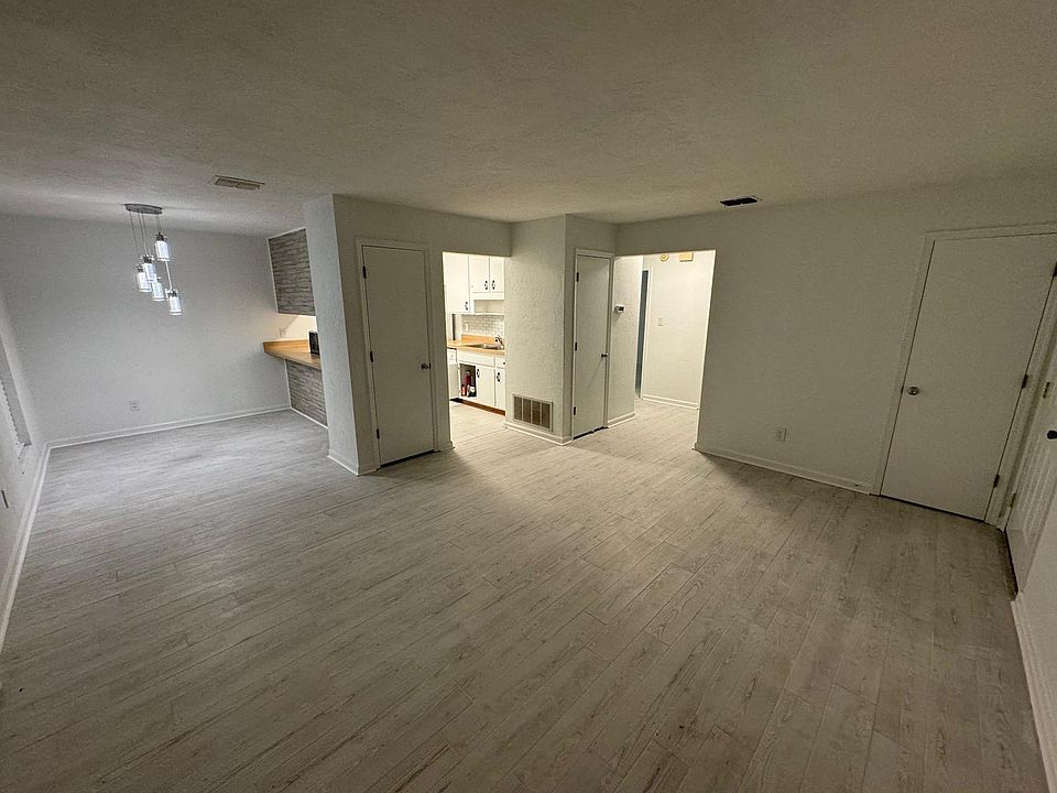 1st image of 2143 Corinne St