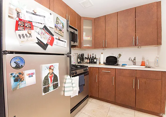 Rented by Akam Sales and Brokerage | media 22