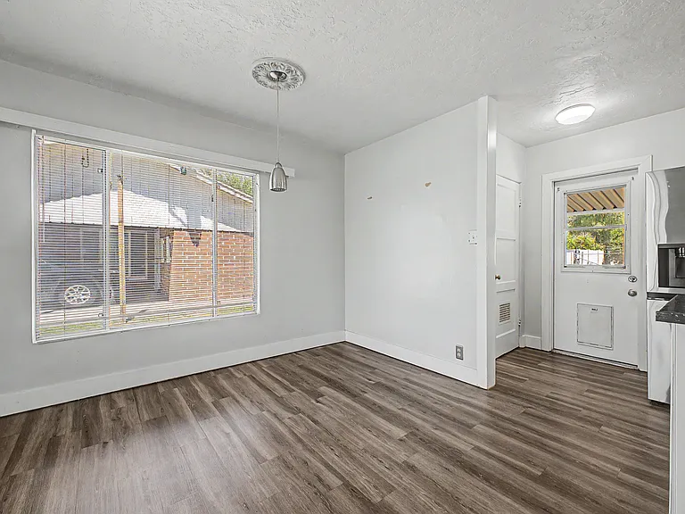 1638 E Williams St — Photo 20