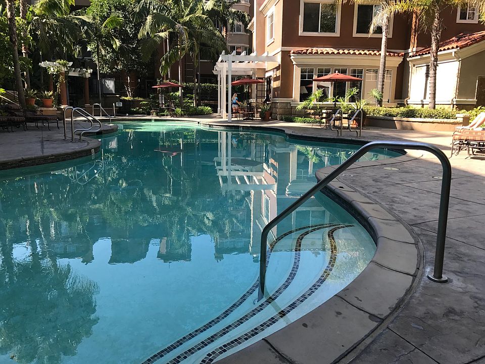 2nd image of 5553 W 6th St APT 2303