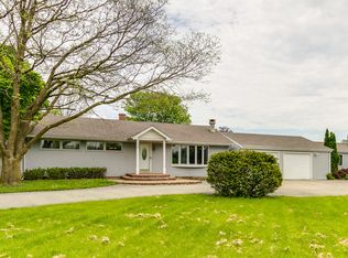 2565 S Jensen Ln, Libertyville, IL 60048