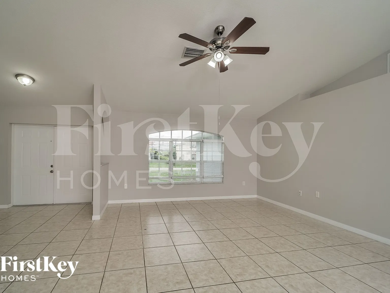 4 bed, 2.0 bath, 1951 sqft, $1,795 — Photo 3