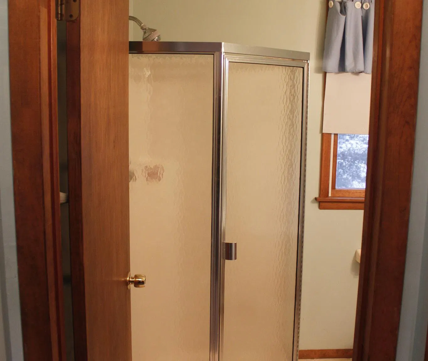 5 bed, 2388 sqft, $4,495 — Photo 3