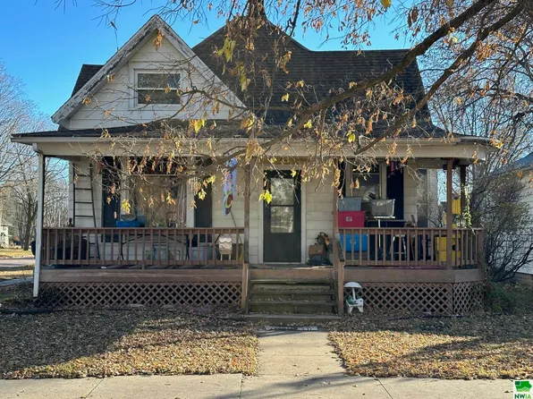 444 Sherman Ave, Cherokee, IA 51012