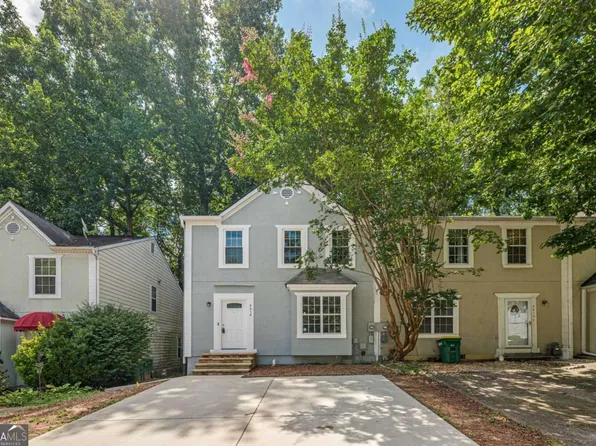 6614 Meadow Green Cir, Peachtree Corners, GA 30092