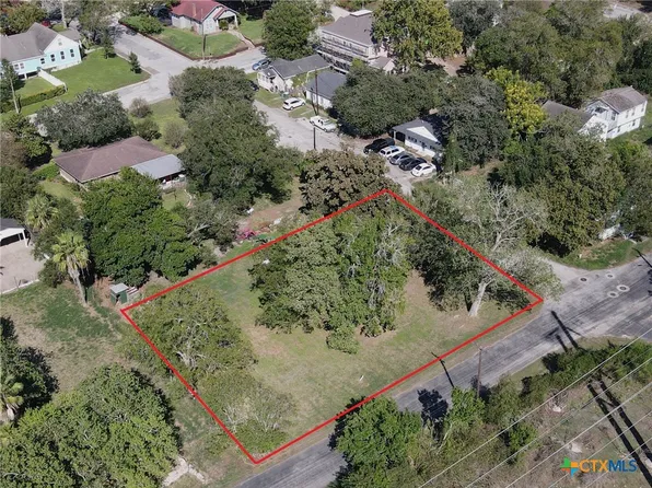 101 N Victoria St, Victoria, TX 77901