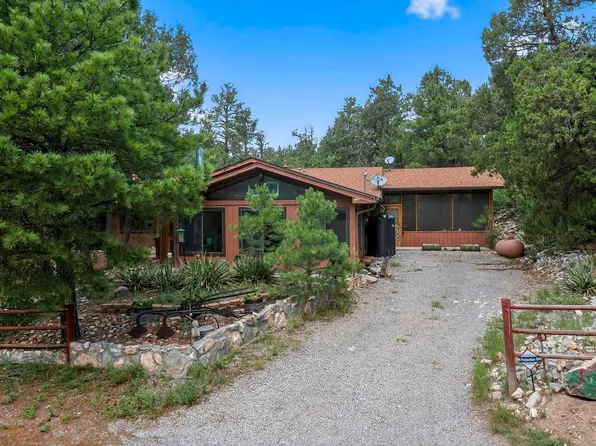 4 Scott Ct, Tijeras, NM 87059