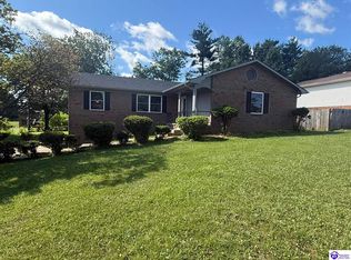 1560 Redbud Cir, Radcliff, KY 40160