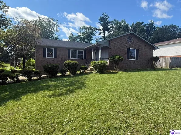 1560 Redbud Cir, Radcliff, KY 40160