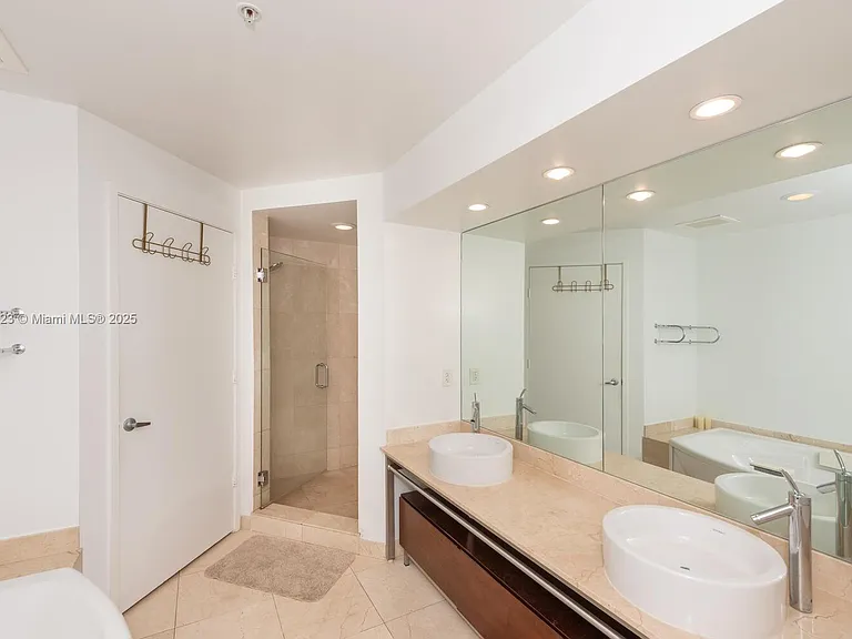 16275 Collins Ave #804 — Photo 7