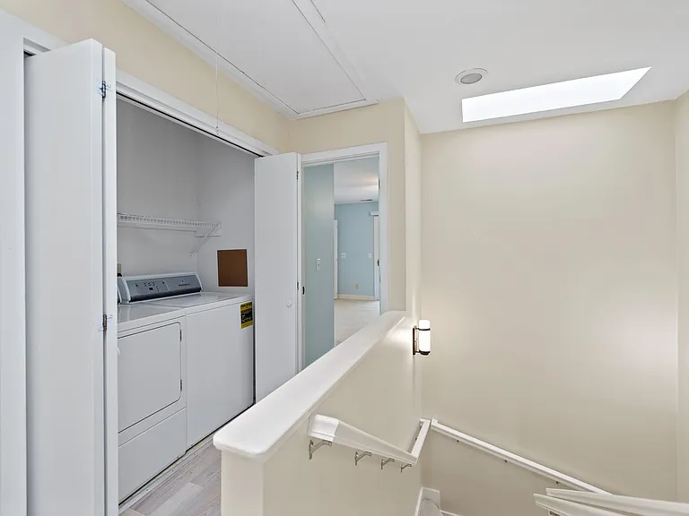 1 Weybridge Pl — Photo 5