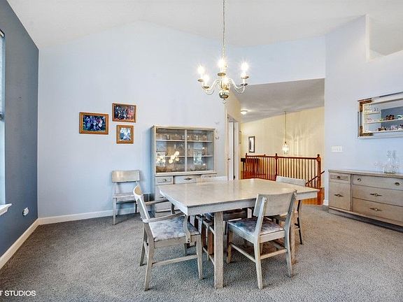 5th image of 1590 Garden Ct