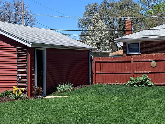 4th image of 5308 Oakton St