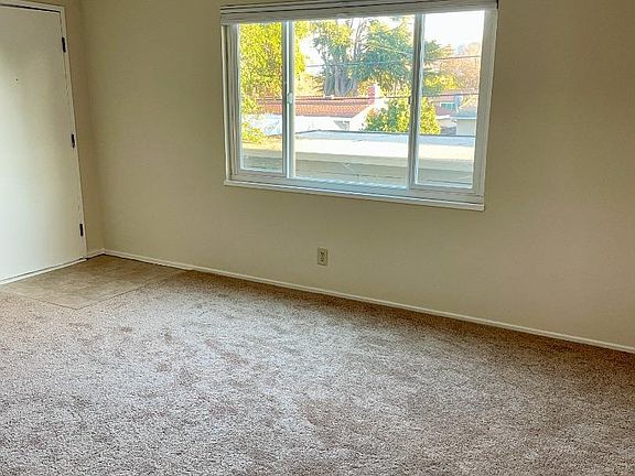 4th image of 1156 W Hamilton Ave