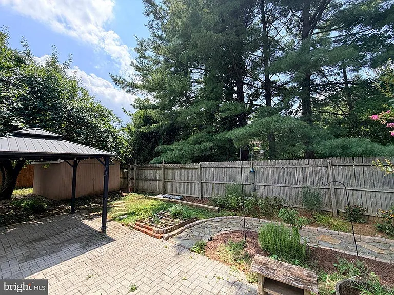 1458 Ashwood Ct — Photo 18