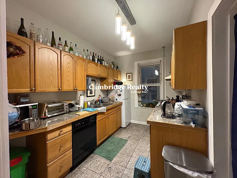 8 Farrington Ave #4T — Photo 1
