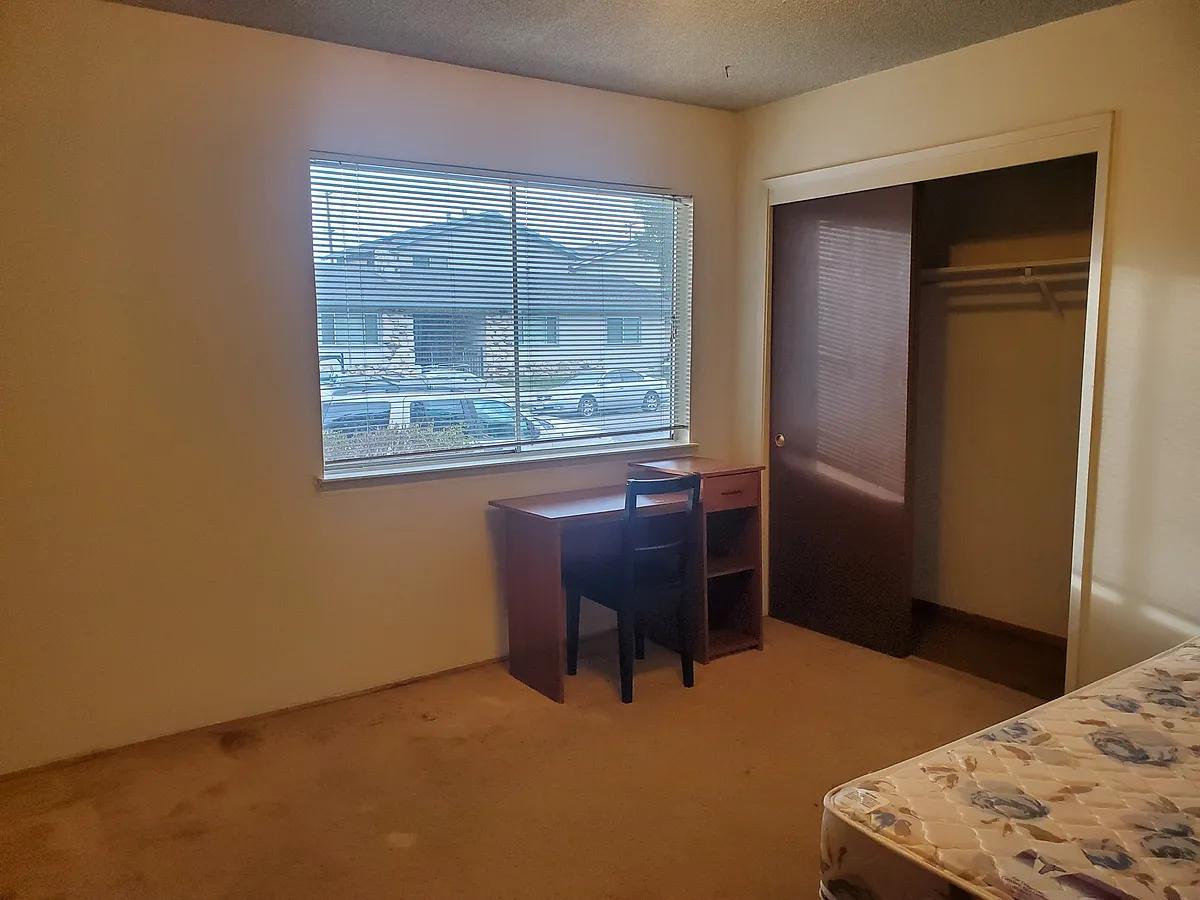 Building Photo - 885 Burbank Dr #1C