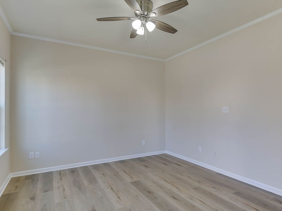 1st image of 1869 Laurel Oak Ln