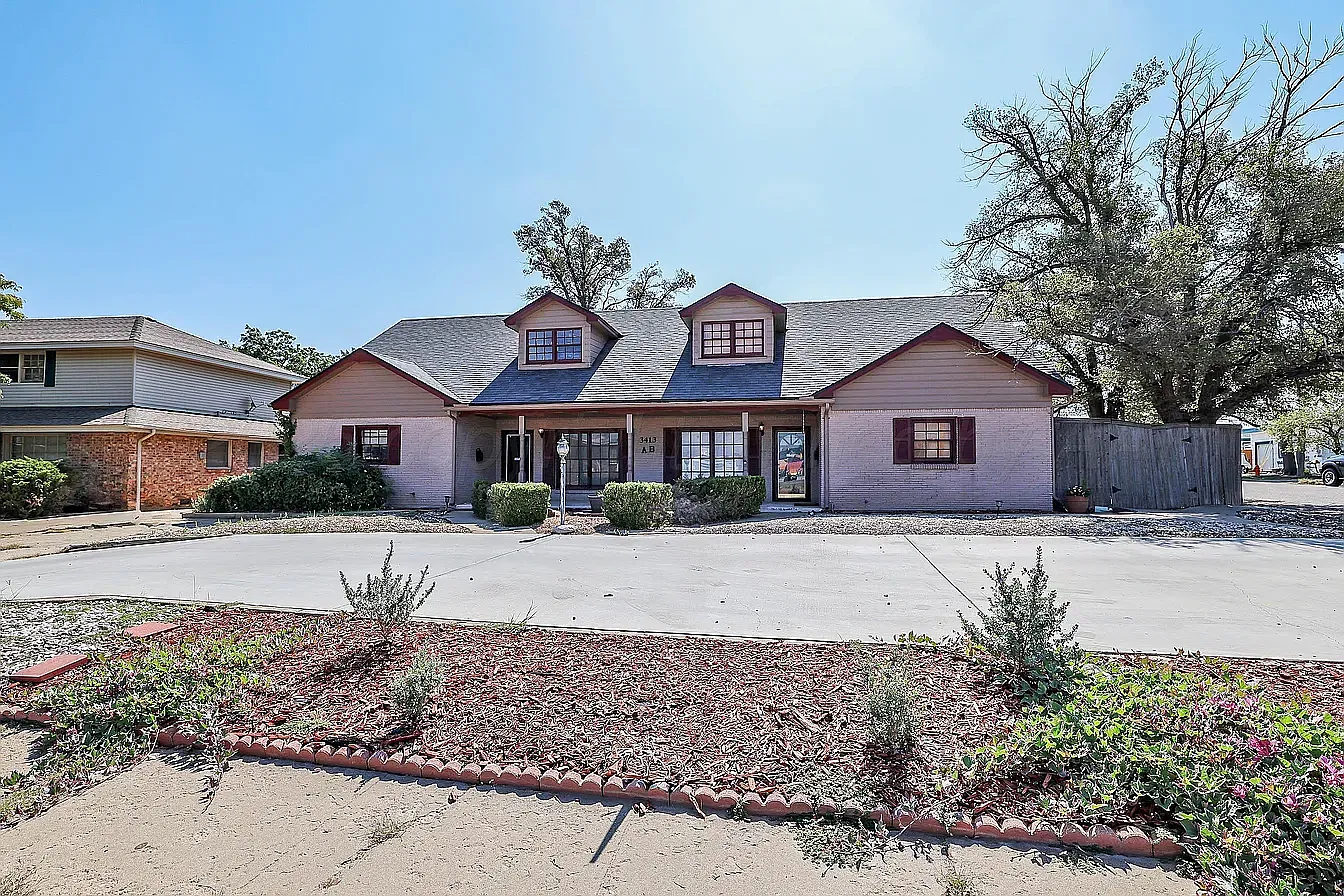 4 bed, 2000 sqft, $2,300 — Photo 1