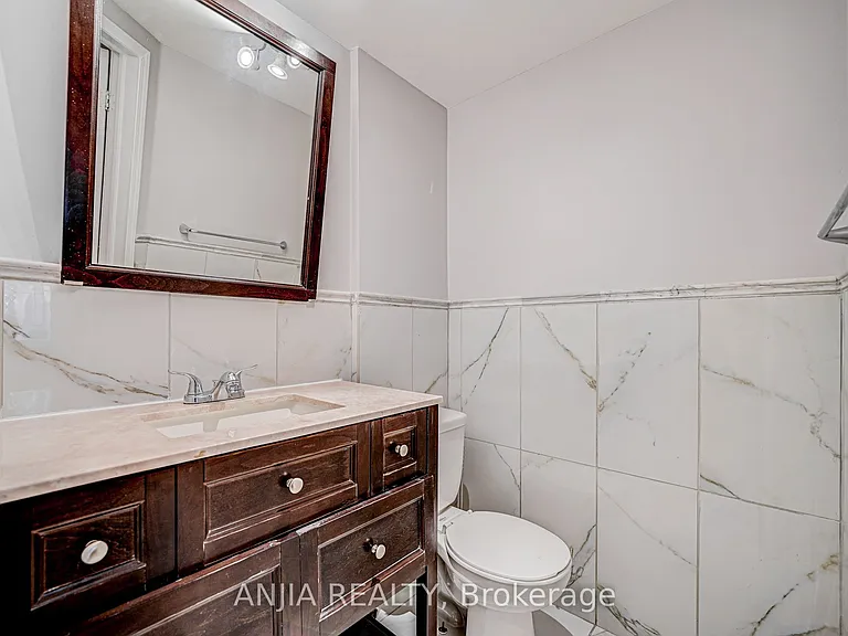 146 Billingsley Cres — Photo 5