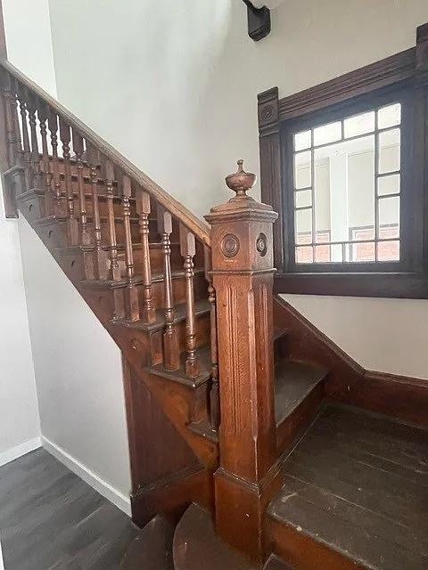 Building Photo - 1006A Gaston Ave #TOP