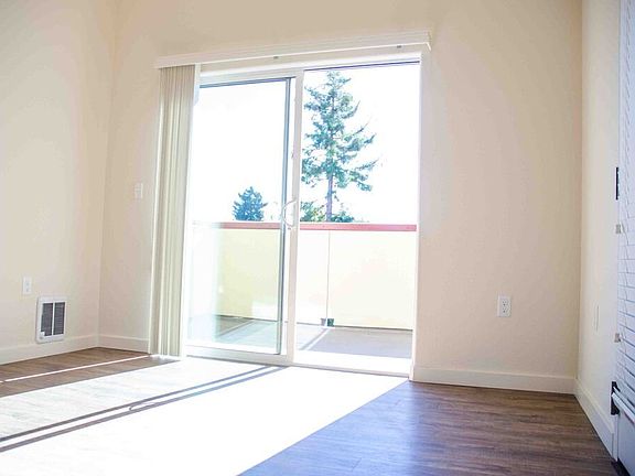 3rd image of 1901 Dwight Way APT 401