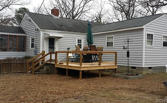 4th image of 940 Bradley Ln