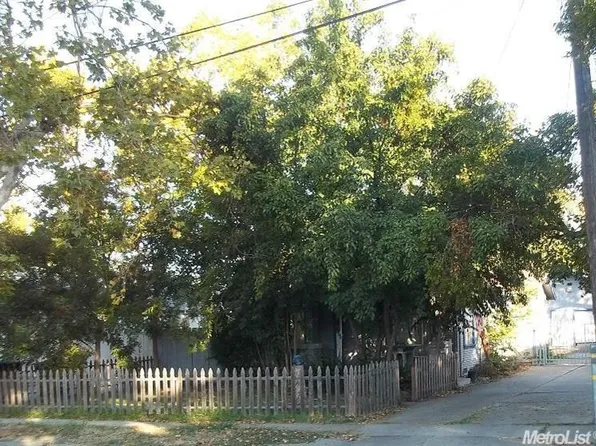 1811 W Willow St, Stockton, CA 95203