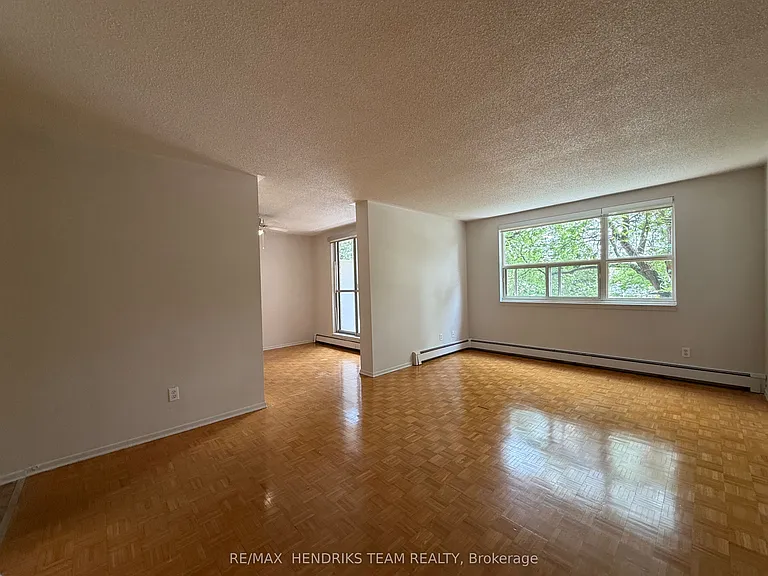 39 Leaside Dr #201 — Photo 6