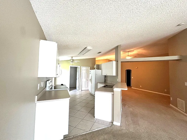 4760 Manchester Dr — Photo 5