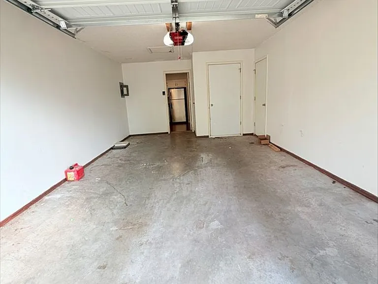 2607 Purdue Cir — Photo 13