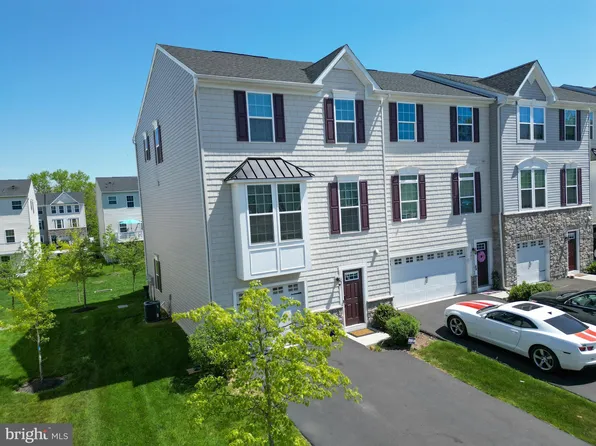 321 Pin Oak Ln, Perkasie, PA 18944