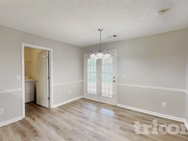 135 Tillman Ct — Photo 4