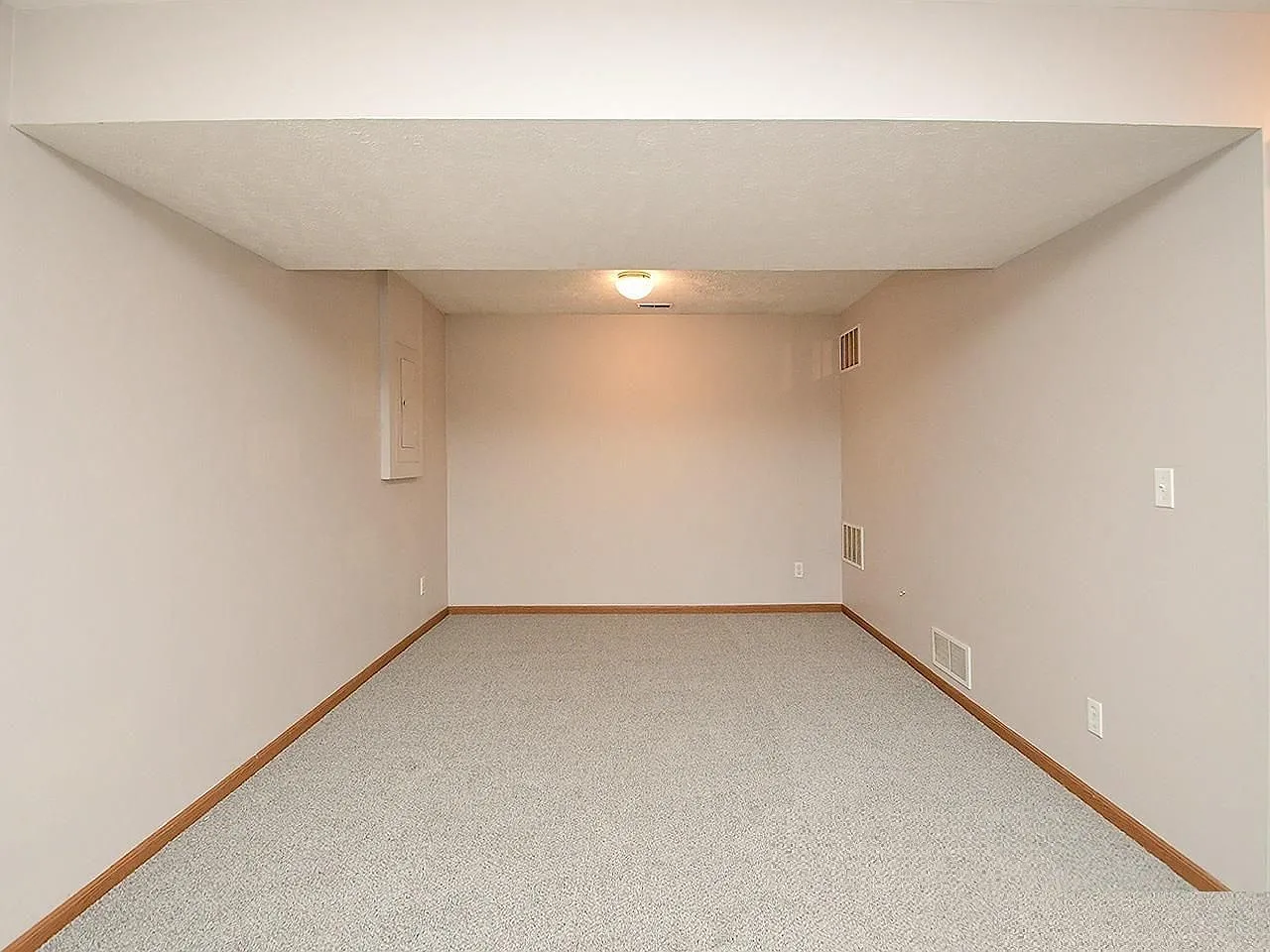 3 bed, 1343 sqft, $1,900 — Photo 4