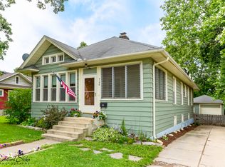 726 N Grove Ave, Elgin, IL 60120