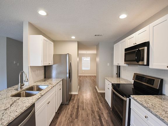 2nd image of 1202 Leeward Ln